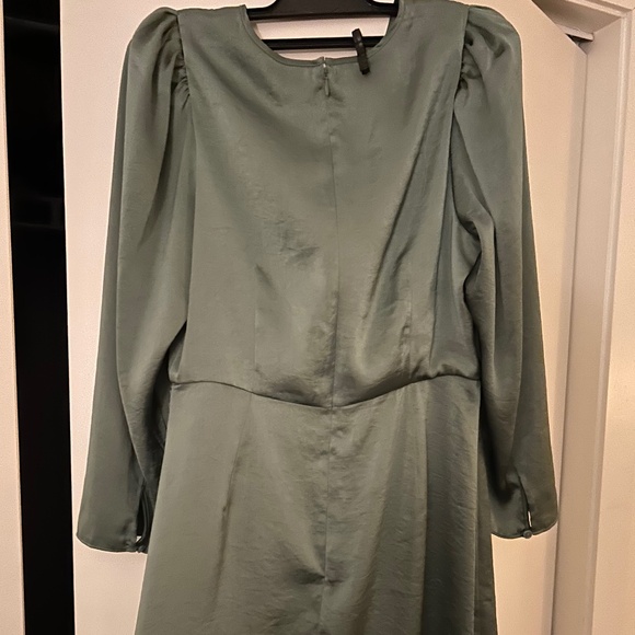 Aritzia Wilfred Didi Satin Mini Dress - Picture 4 of 5